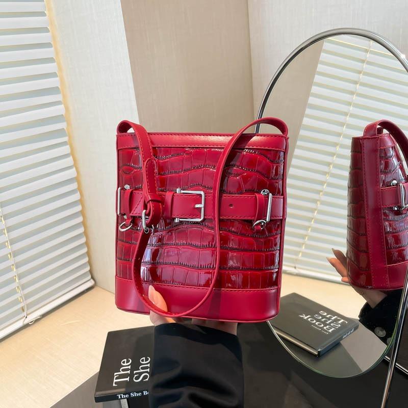New bag women's bucket bag spring and summer retro niche design crossbody work shoulder bag