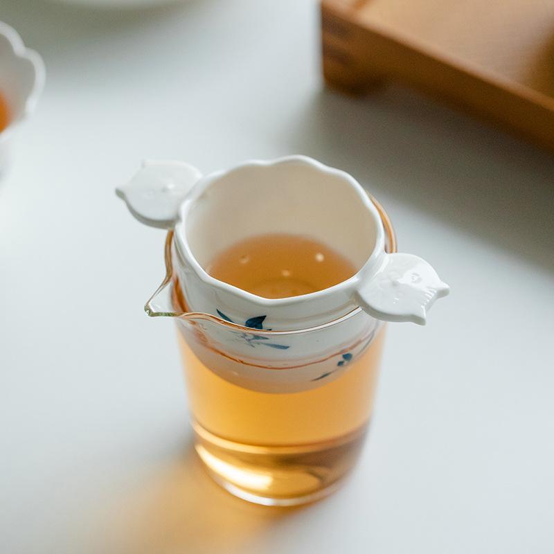 Ceramic Butterfly Rabbit Tea Filter – Hand-Painted Creative Tea Separator for Kung Fu Tea