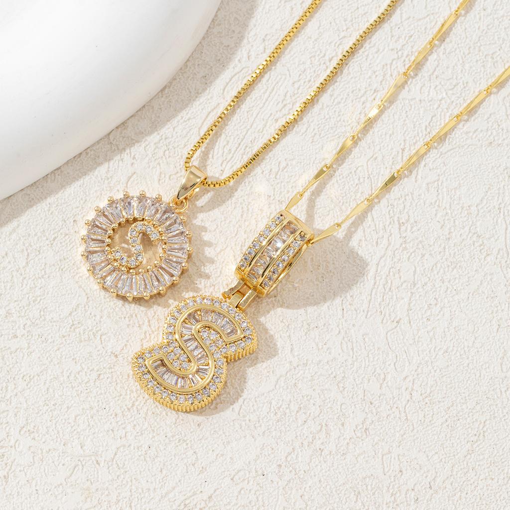 2Pcs Full CZ Zircon Iced Crystal Initial Letter Flower Necklace Women Copper A-Z Alphabet Pendant Couple Jewelry Birthday Gifts