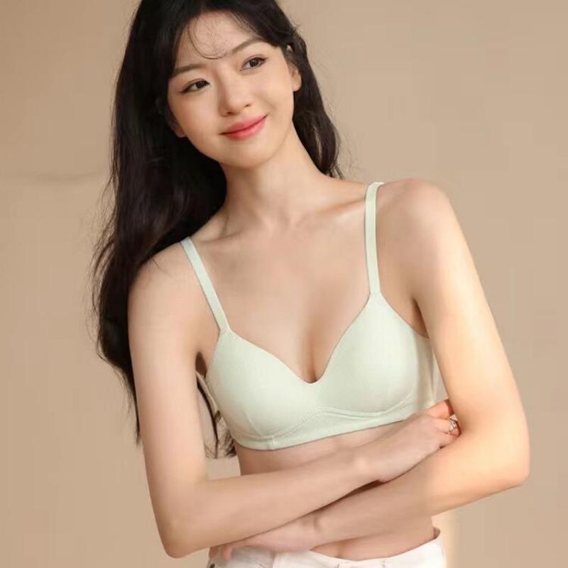 

Бесшовный тонкий летний бюстгальтер для девочек с небольшой грудью и сборкой 80AB зелёный