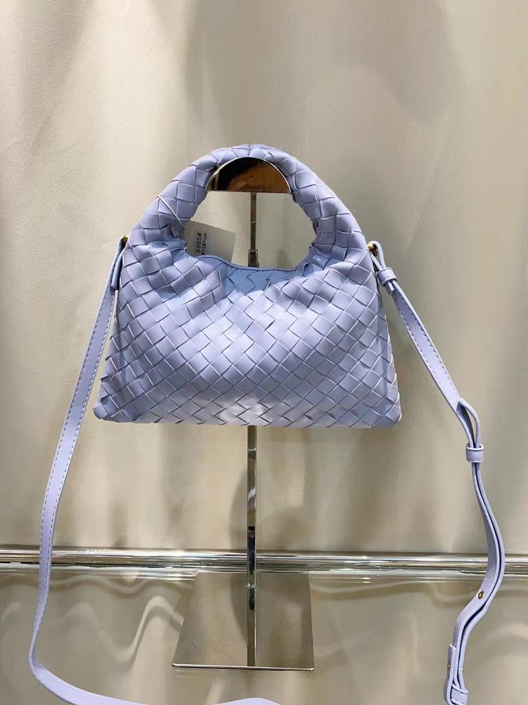 Woven shoulder bag underarm bag spring and summer new bag women's bag handmade high-texture dumpling bag tide