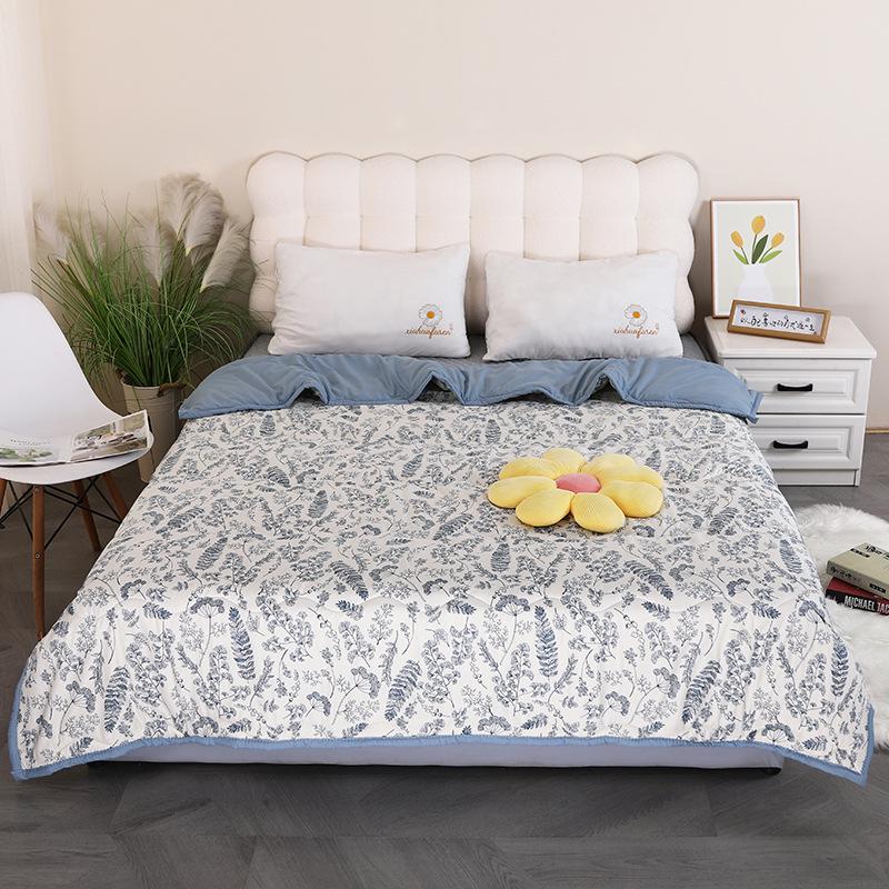 Skin-Friendly Cotton Quilt: Double-Sided, Washable Summer & Autumn Blanket