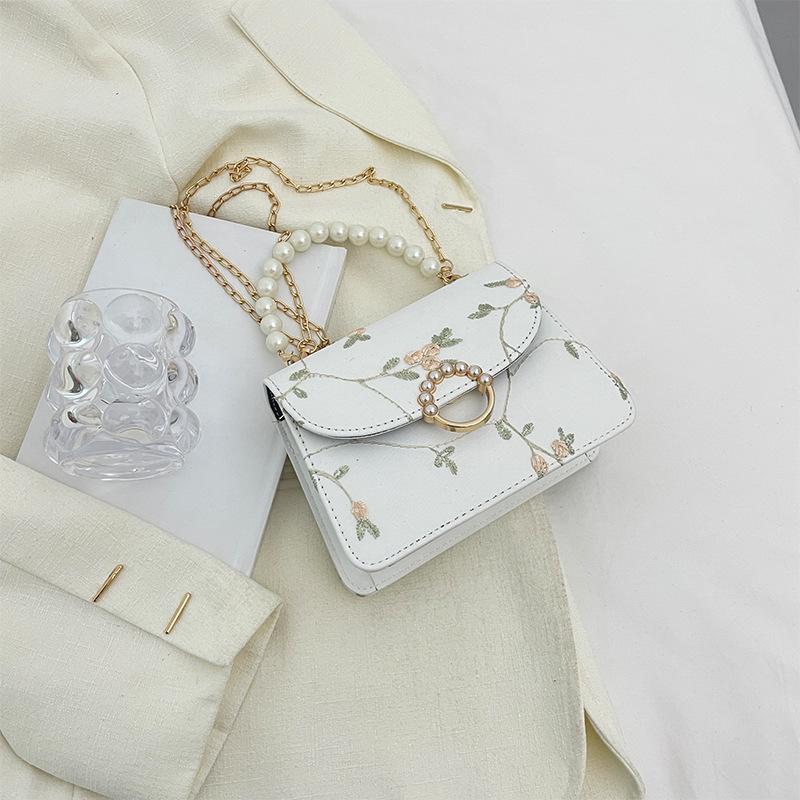 Simple and fashionable pearl portable small square bag for women 2025 summer trendy new lace chain single shoulder oblique span small square bag