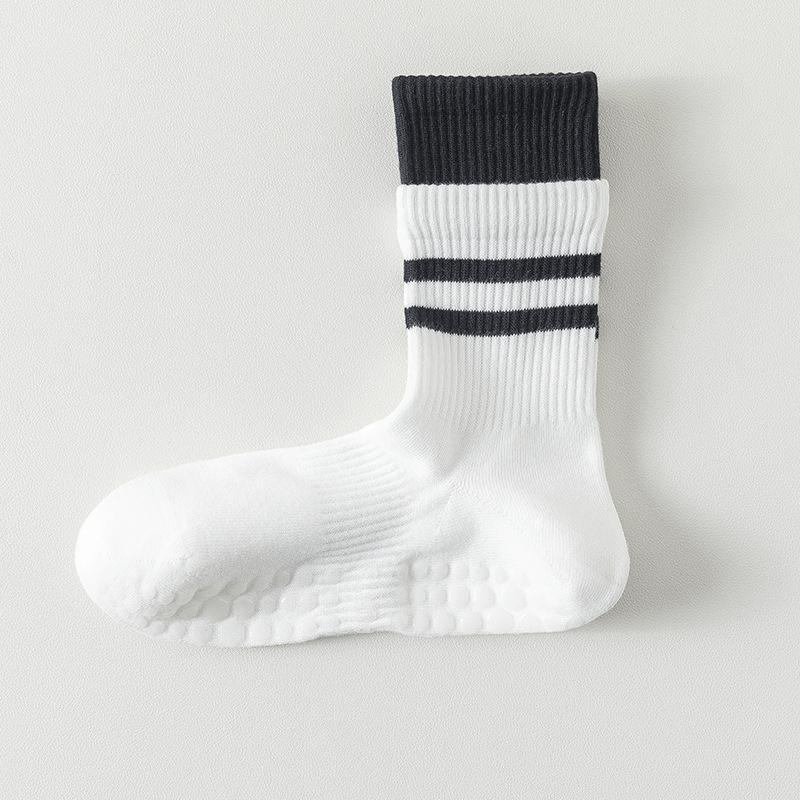 Women's Professional Sports Pilates Yoga Running Colored Soles Silicone Non Slip Boneless Mid Tube Socks