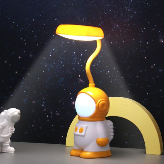 Astronauten Schreibtischlampe für Kinder Neuheit Raumfahrer LED Nachtlicht mit 7 Farben Kinderzimmer Nachttischlampe mit flexiblem Schwanenhals für Wohnzimmer Schlafzimmer