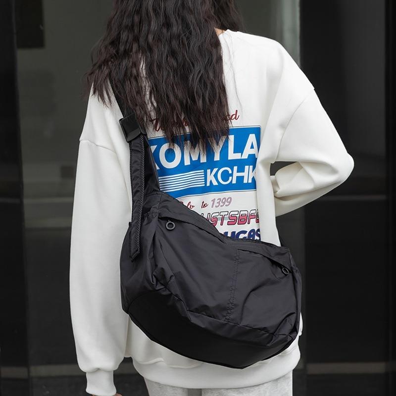 Bag women's bag new messenger bag tote bag waterproof dumpling bag men's sports large-capacity shoulder bag