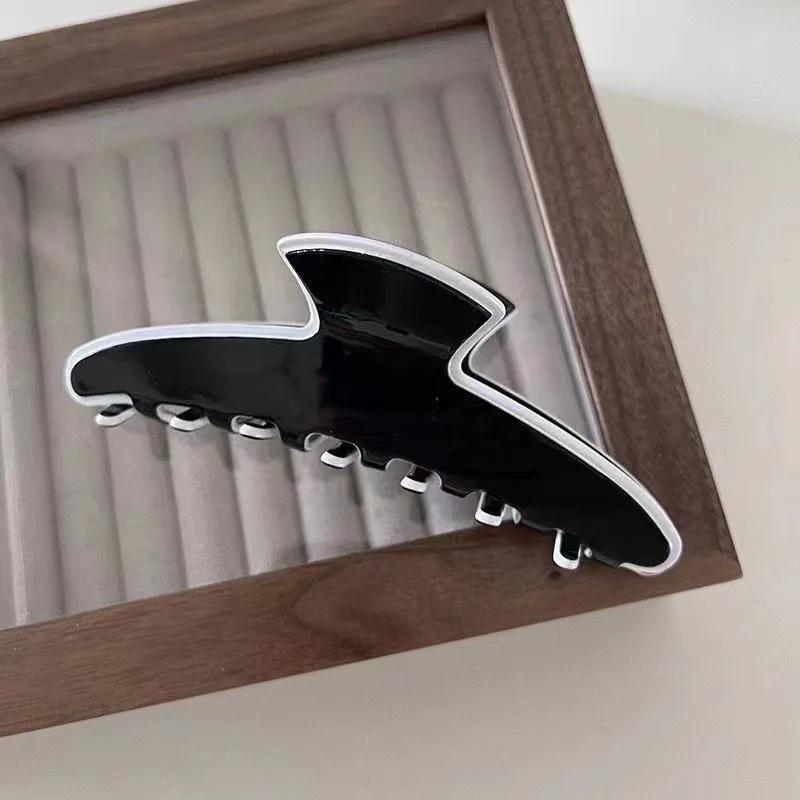 Chic Elegant Black White Acetate Geometric Hair Claws for Women Poluplar Crab Shark Catches Acrylic Clips Korean Accessories