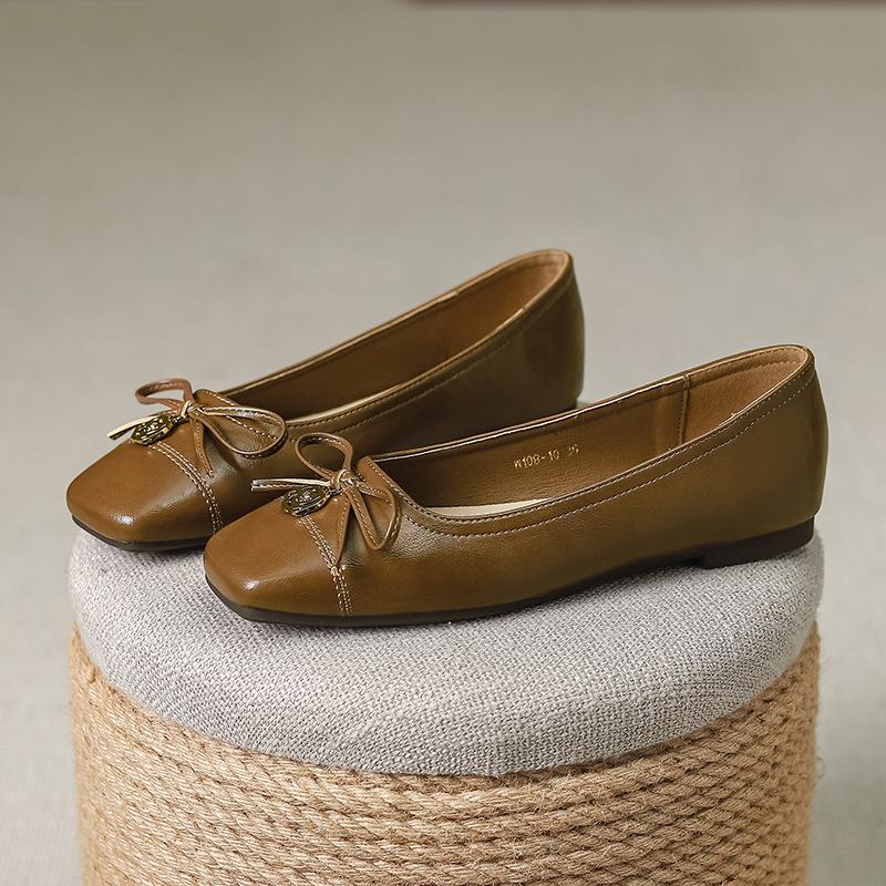 

Square head shallow mouth single shoes female flat bottom new Korean version fairy style grandma shoes soft leather soft sole Doudou shoes W108-10 40 коричневый
