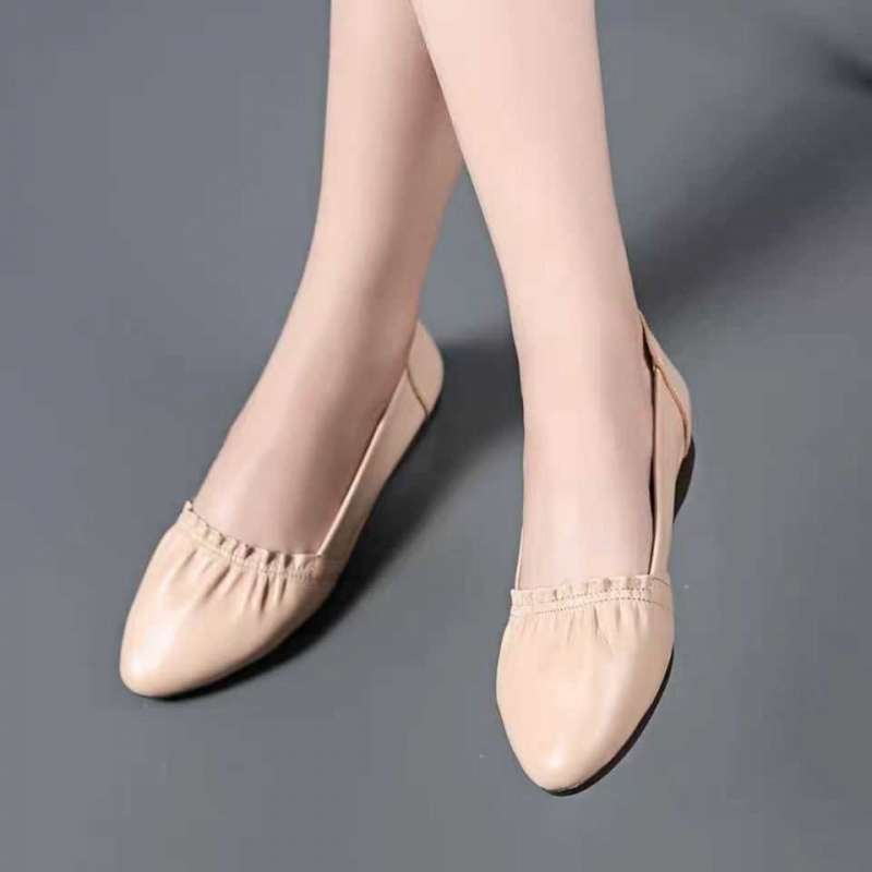 

2025 new spring versatile beef tendon sole single shoes women s soft sole light mouth white leather shoes women s soft leather pointed flat shoes 41