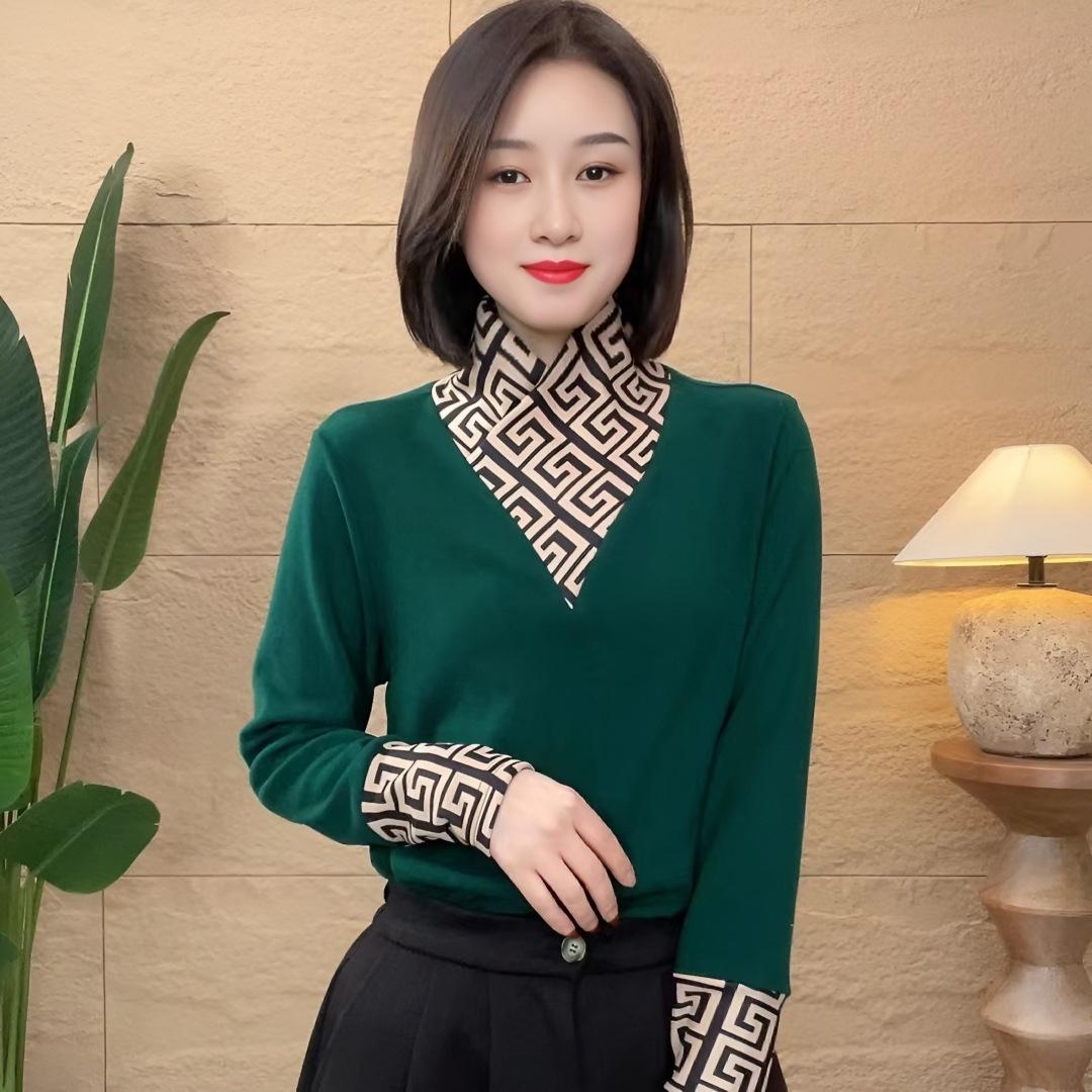 

Double-sided German velvet semi-turtleneck bottoming shirt winter new inner warm versatile splicing design T-shirt women 4XL зелений