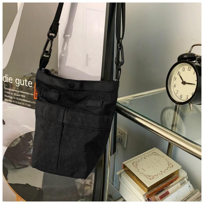 

Niche spring summer new fashion shoulder small square bag oblique span nylon contrasting color small square bag men s and women s bags чорний