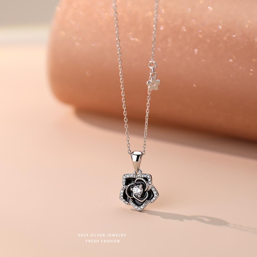 

Exquisite Temperament Inlaid Zircon Camellia Flower Pendant Necklace for Women French Romance 925 Sterling Silver Jewelry 45cm срібний