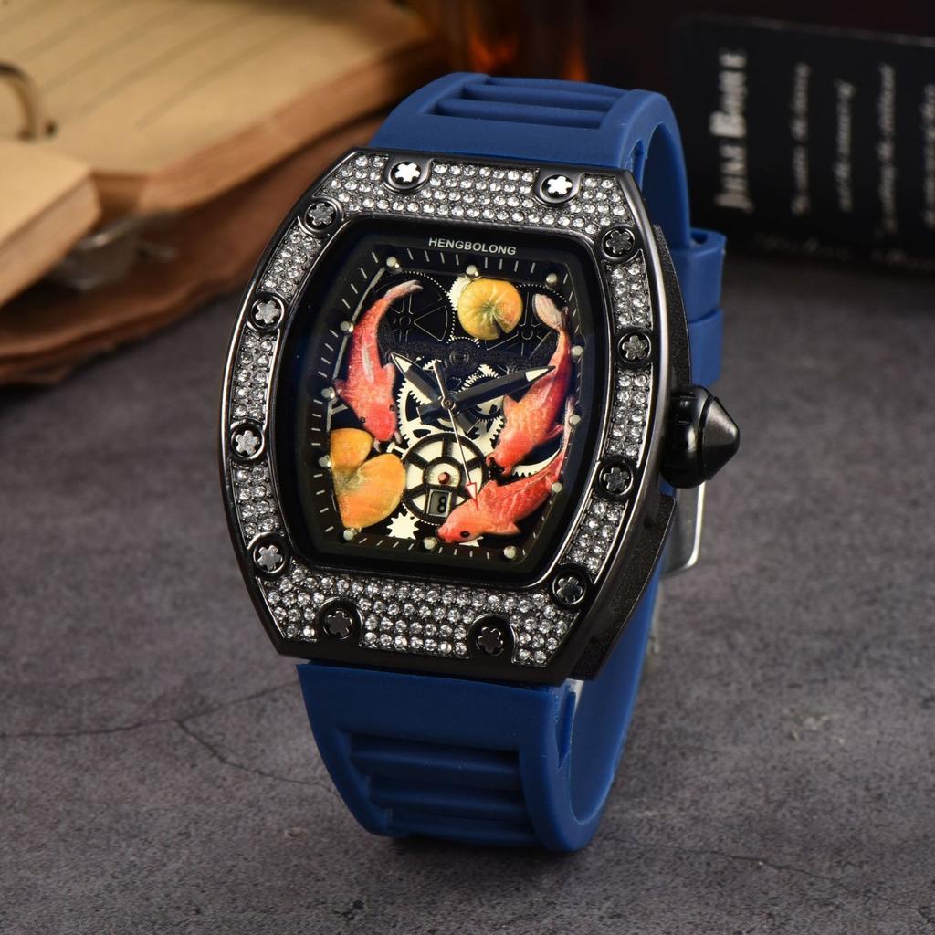 2025 New Hengbolong Diamond Quartz Watch Men's Fashion Koi Pattern with Calendar Silicone Watch with Spot