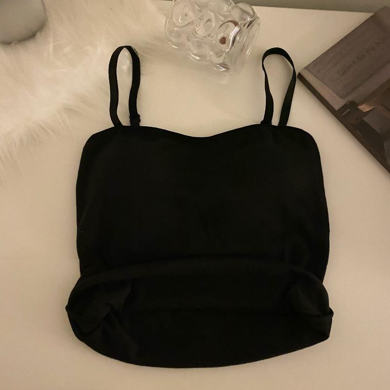 Inner Strap Vest Female Winter Little Hottie Sleeveless and Fleece Thickened Warm Base On White