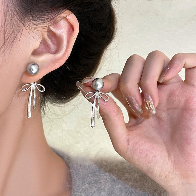 Silver needle silver gray pearl bow earrings women's versatile design sense two-wear stud earrings temperament ear jewelry