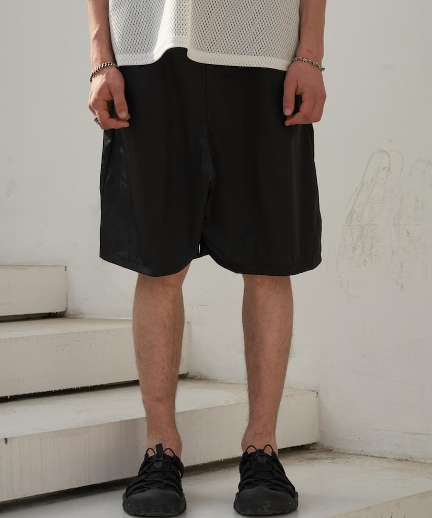 TENER Nylon Coated Bermuda Shorts (Black)