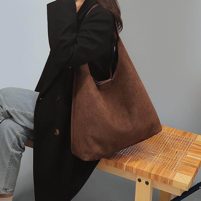 Tote Bag New Women's Bag Autumn and Winter Shoulder Armpit Bag Large Capacity Fashion Maillard Commuter Bag
