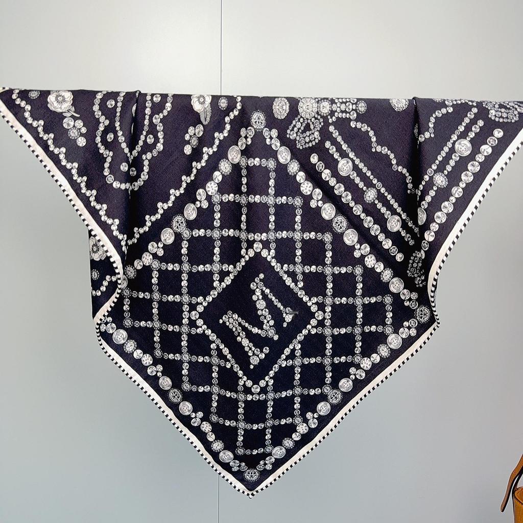 Autumn/Winter Silk Wool Scarf - Mulberry Silk Square with Hand-rolled Edges