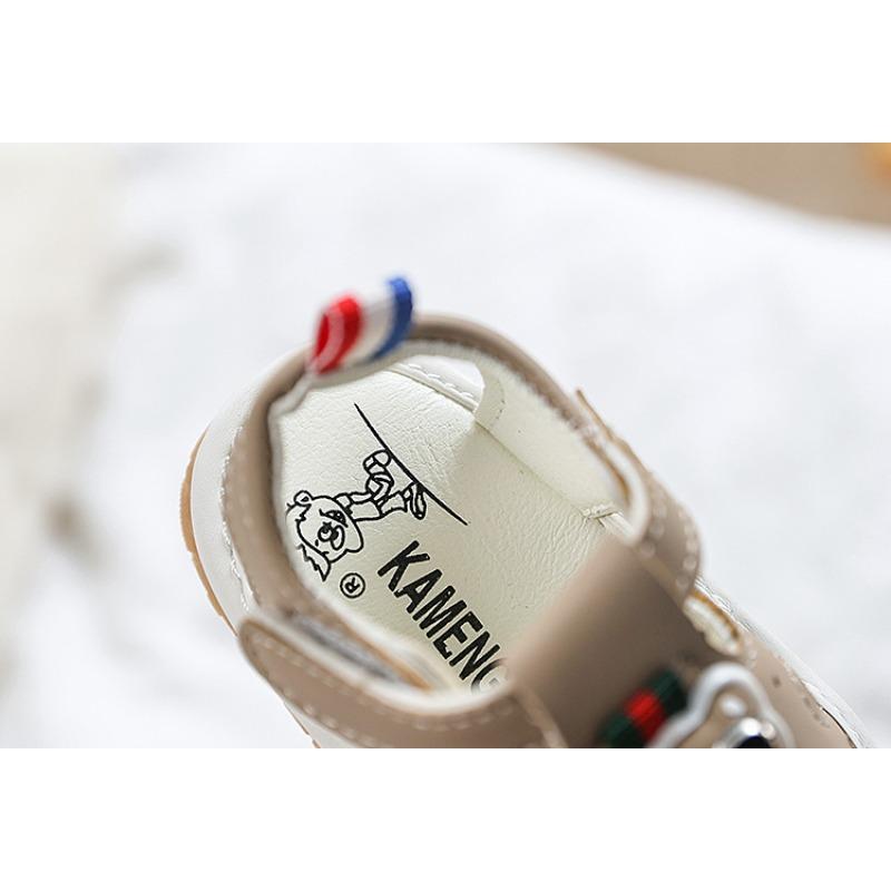 Baby shoes squeaky shoes summer new cartoon bear closed-toe sandals 1-2 years old soft sole walking shoes