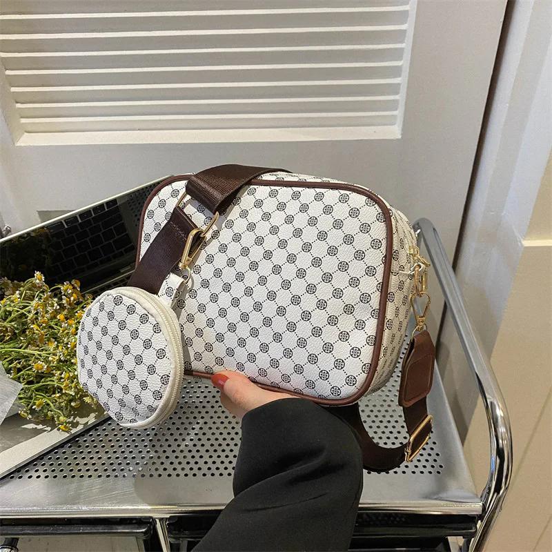 Small Design Spring New Casual Shoulder Bag Fashionable and Simple Crossbody Bag Personalized and Fashionable Small Square Bag