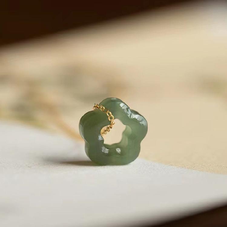 Hollow Carved Flower Shaped Pendant Necklace Natural Jade Necklace Dainty Choker