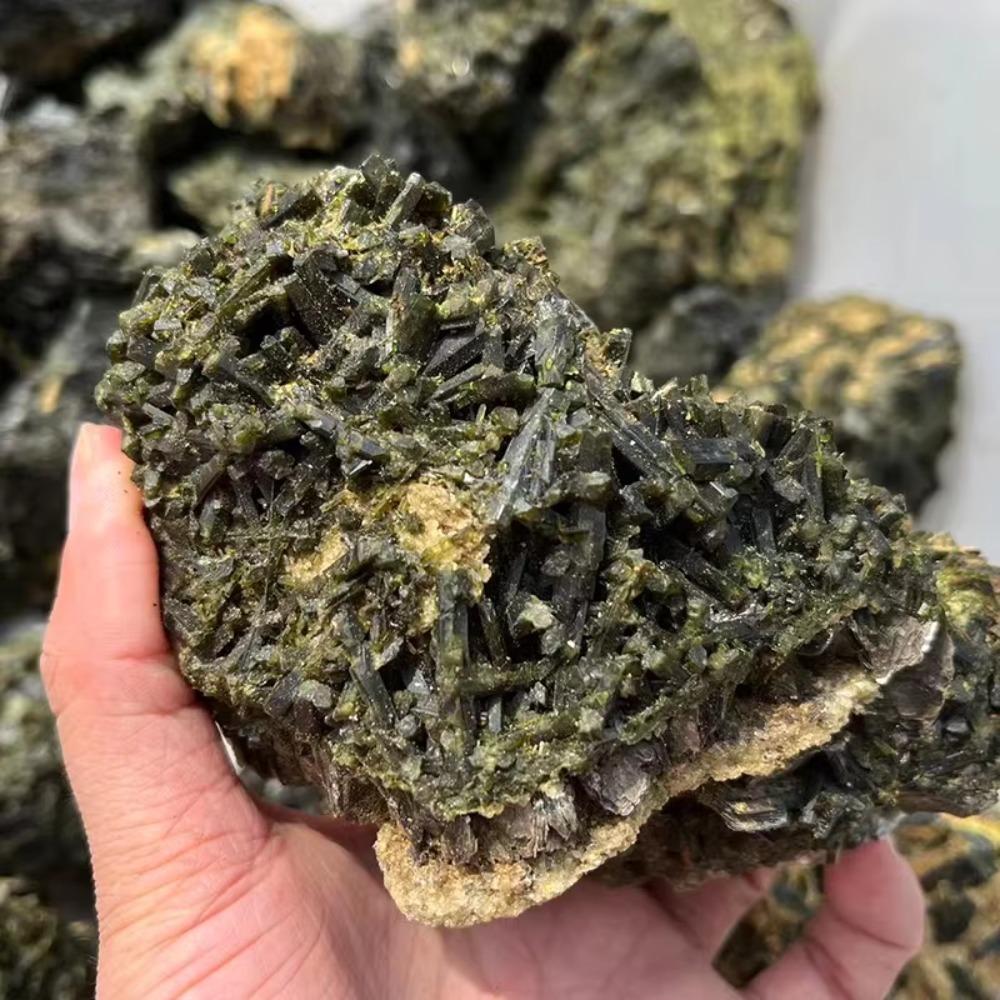 1Pc Wholesale Natural High Qualit Green Tourmaline Raw Stone Mineral Specimen Gemstones Clusters Healing Rock Stones Room Decor