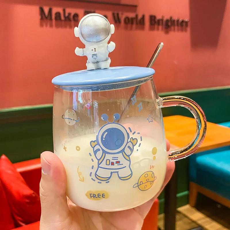 

Творческий космос Астронавт Ложка Стеклянная с крышкой Кружка для кофе Чашки для кофе и чая Красивые чайные кружки Новогодние кружки Пивные 450ml