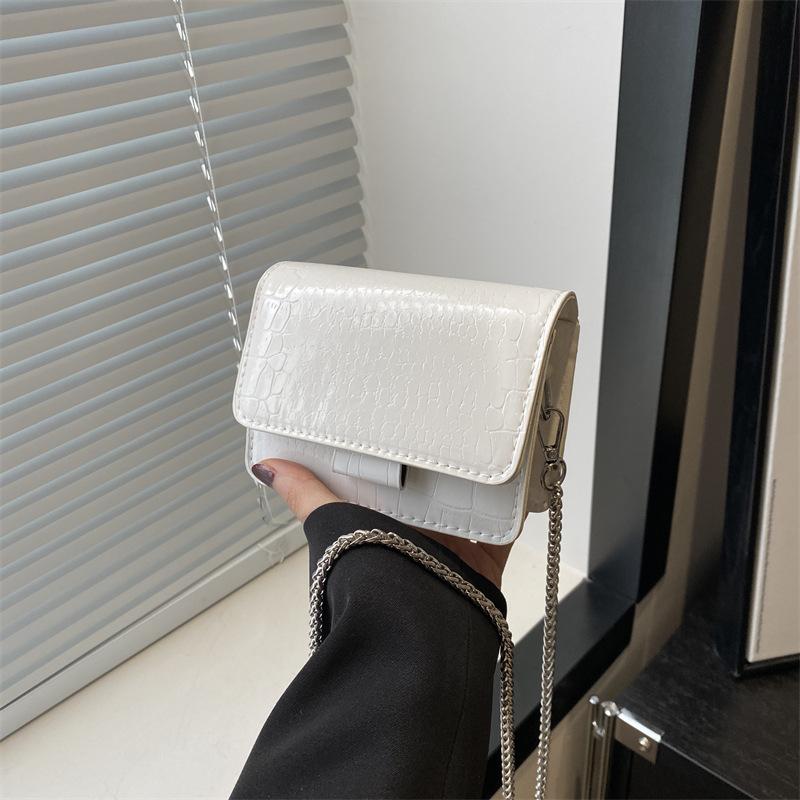 Versatile chain small bag women's new crocodile pattern small square bag lipstick mirror patent leather messenger bag