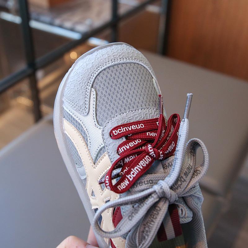 2026 Spring/Autumn Lightweight Breathable Sports Shoes for Kids - Trendy Outdoor Footwear for Boys and Girls