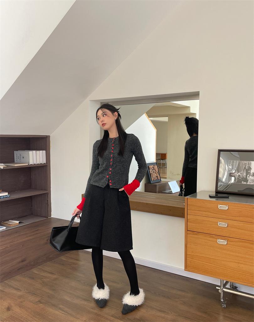 

2025 теплые хлопковые туфли французский толстый каблук ретро черные маленькие кожаные туфли корейская версия квадратный носок плюшевые туфли одинарные туфли женские 39 темно-коричневого