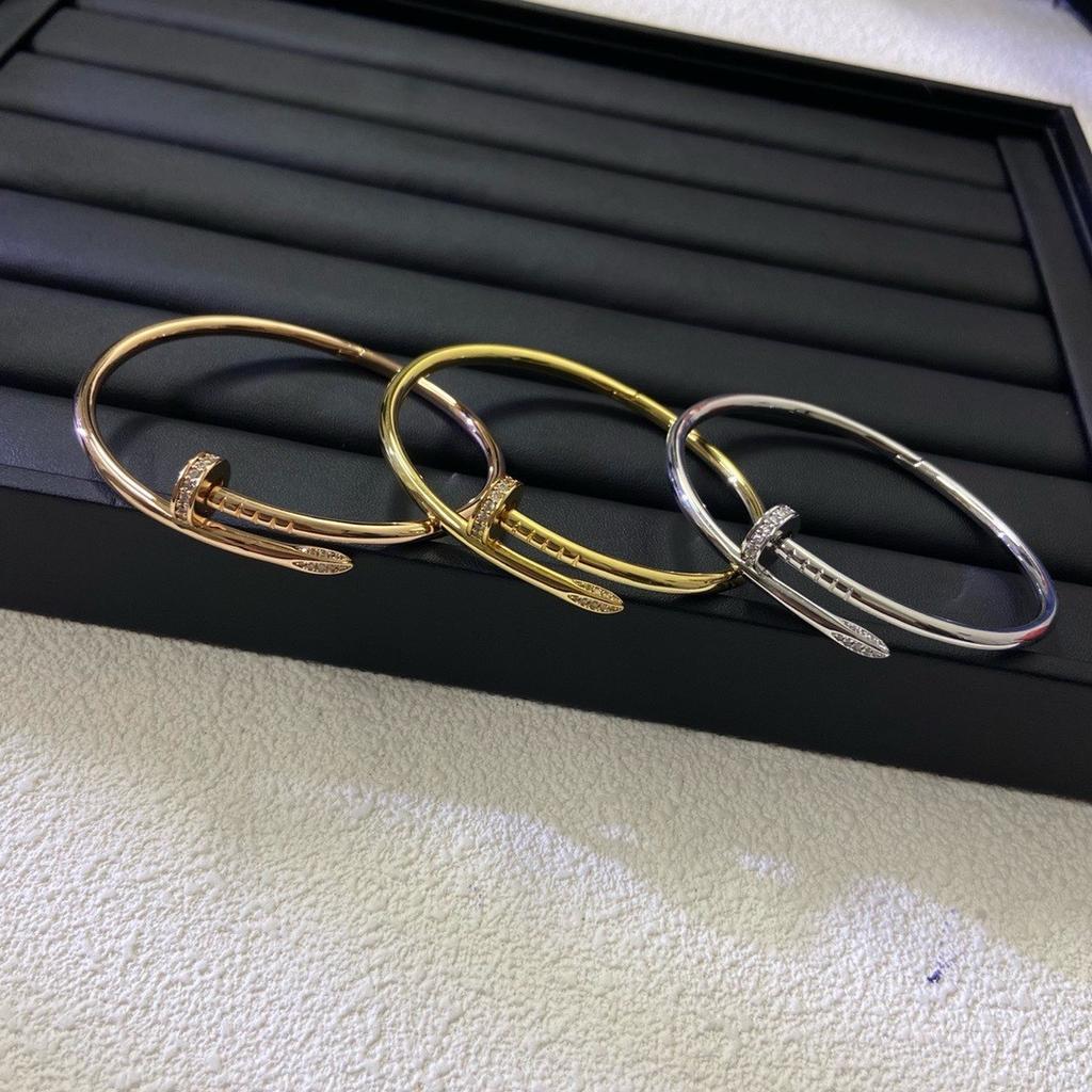 Classico Chiodo Moda Versatile Solido Classico Bracciale per Coppia Bracciale