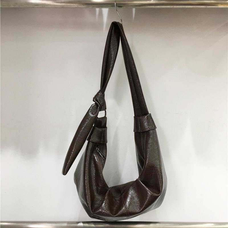 Korean Large-Capacity Retro Soft Leather Pleated Dumpling Shoulder Crossbody Bag - Casual & Versatile