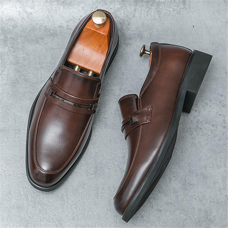 Designer New British Gentleman Brown Black Business Casual Shoes For Men Formal Wedding Dress Homecoming Footwear Zapatos Hombre