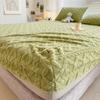 Jacquard Bed Cover 3D Embossed Velvet Mattress Cover Tafferta Bedsheet Winter Warm Fitted Sheet Mattress Protector Thickened