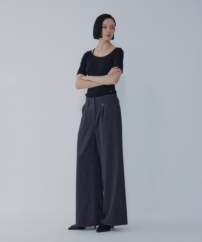 Bobeu Back Lettering One-Pleat Wide Pants_Charcoal 7156230003