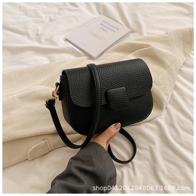 

Модная нишевая маленькая сумка для мобильного телефона женская 2025 новая корейская версия ins сумка через плечо для通勤 иностранный стиль популярная сумка-мессенджер чёрный