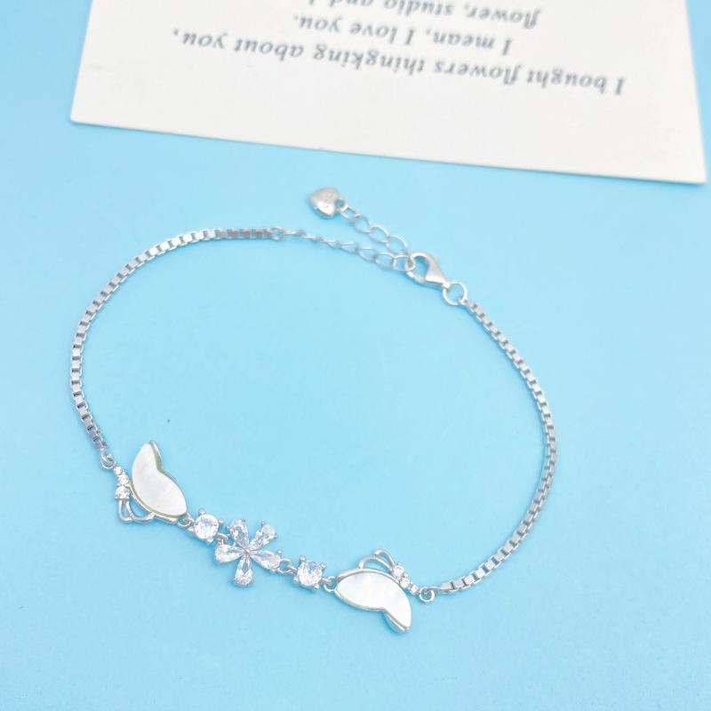 S925 Sterling Silver Small Fish Bracelet for Women - Elegant, Fashionable Design, Cool and Versatile Hand Jewelry
