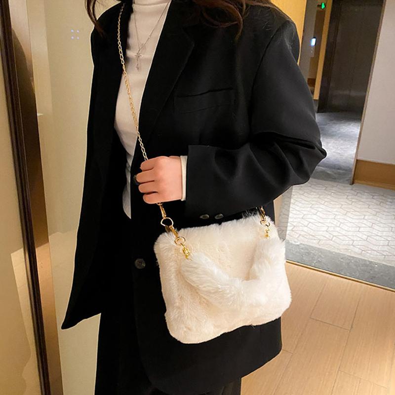 Simple Faux Fur Tote Bucket Bag Metal Chain Crossbody Bag For Women's Daily Casual Use Plush Bag Furry Purse