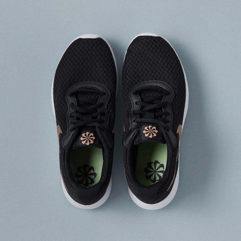 

Женские кроссовки Nike Tanjun