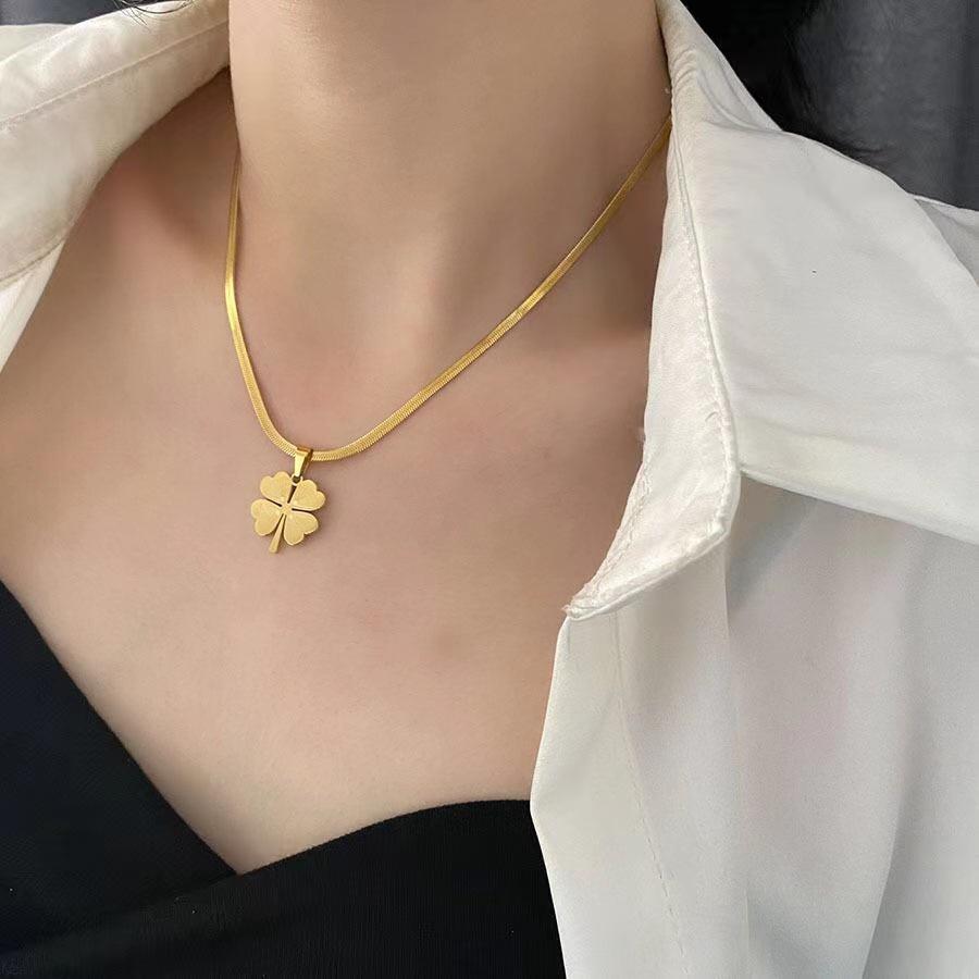 Wenjian Four-Leaf Clover Titanium Steel Necklace for Women - Light Luxury Snake Chain Clavicle Jewelry