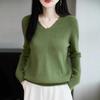 Temperamental Minimalist Women's V-neck Slimming Sweater - Soft, Casual, Skin-friendly Knitted Base for Autumn/Winter.