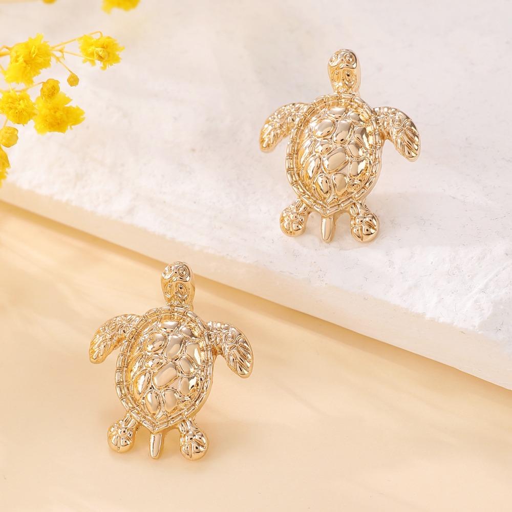 New Original Design Charm Trendy Metal Animal Turtle Stud Earringa for Women Personality Piercing Designer Earrings Jewelry Gift