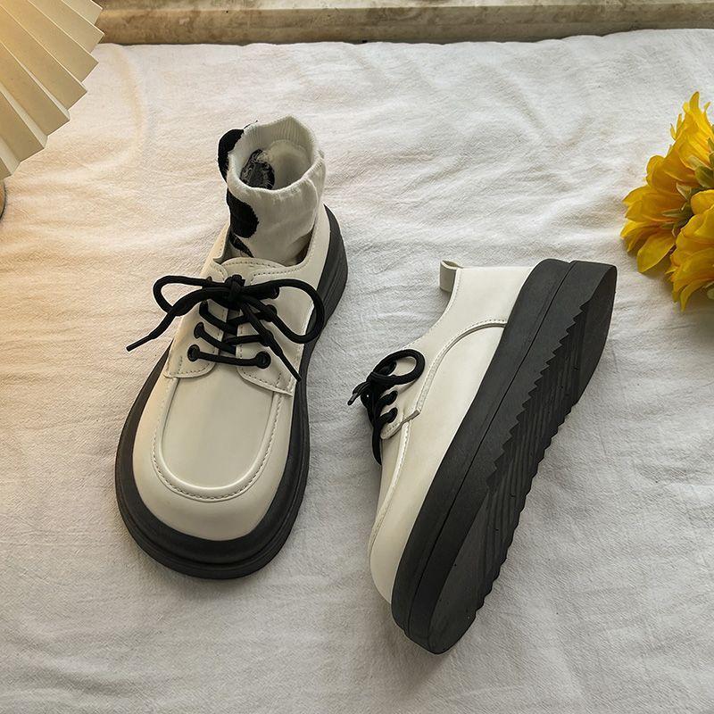 Großer Kopf und kleine Lederschuhe Damen Herbst 2025 neu retro britischer Stil vielseitige Muffin-Plateau Schnürer Einzelne Schuhe mit Rock