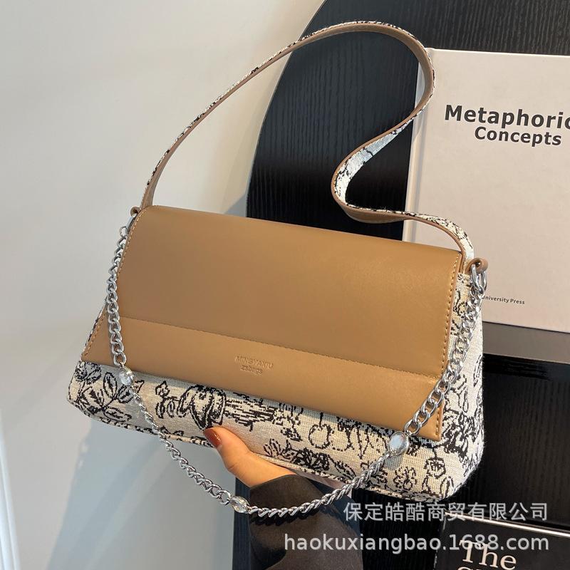 

French niche design contrasting color bag 2025 new foreign style versatile women s shoulder underarm bag crossbody small square bag хаки