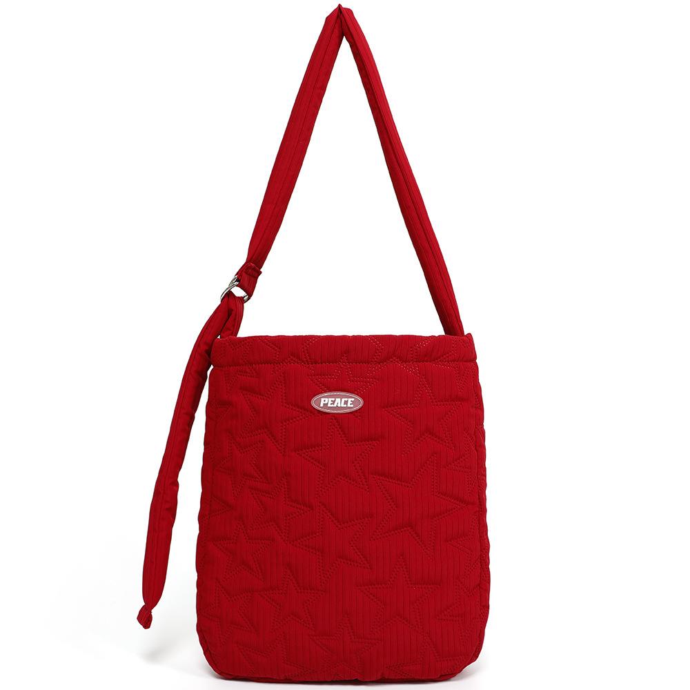 

2025 new cotton-filled quilted tote large bag padded bag Korean niche designer commuter bag messenger bag versatile красный
