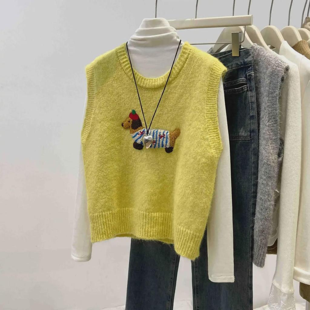 Women's 2025 Spring Cartoon Dachshund Knitted Sleeveless Vest - Western Style Waistcoat Sweater