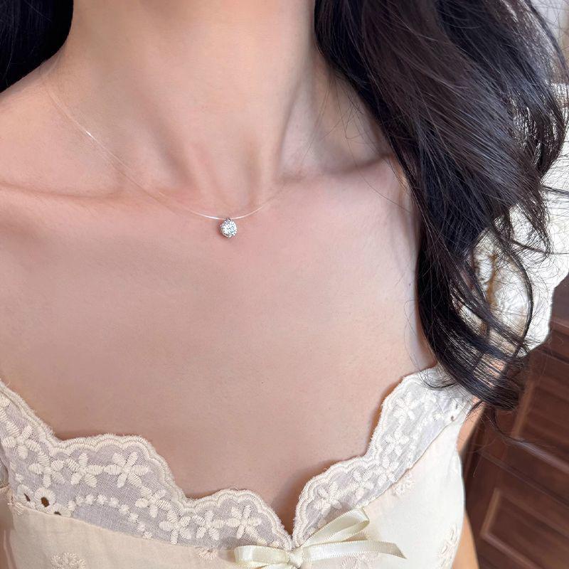 Korean Pearl Necklace: High-End Silver Clavicle Chain with Niche Design, Perfect for Light Luxury and Sweater Pendants.