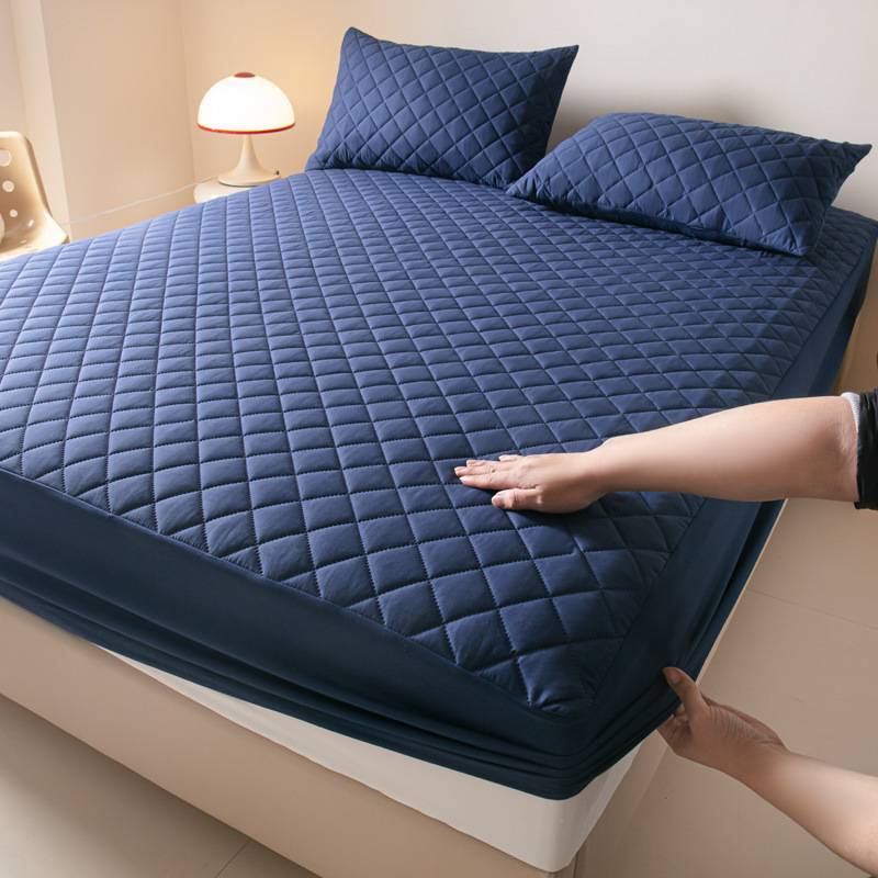 Waterproof Bed Cover With Solid Color Design For Home Use