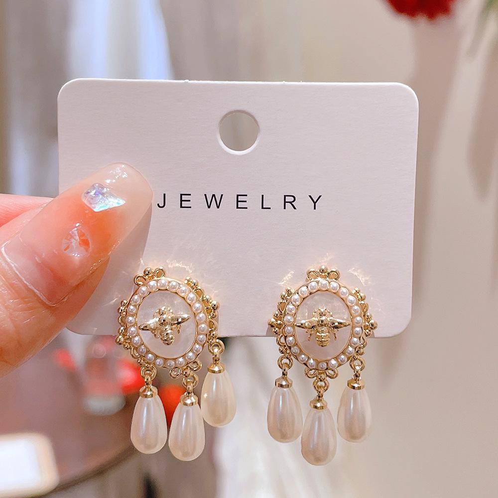 Luxury Designer Court-Style Bee Drop Earrings with Gold-Plated Copper and Pearl Studs for Women