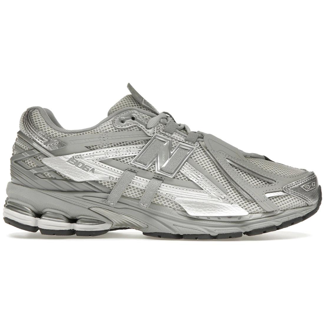 

Sneaker New Balance 1906A Concrete Silver Metallic(M1906AG) 43